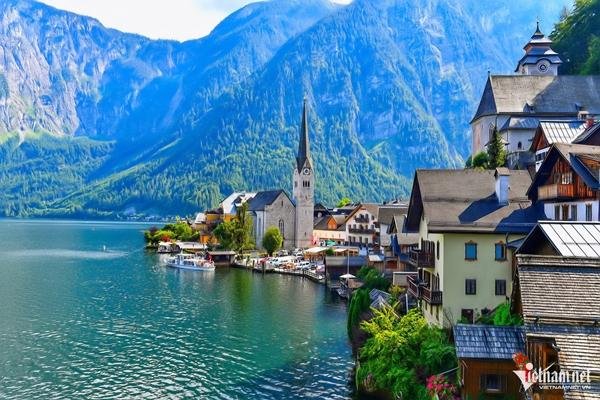 Ngắm Hallstatt - làng cổ ven hồ được mệnh danh đẹp nhất thế giới-1