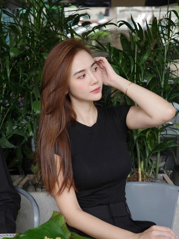 5 bà mẹ đơn thân nổi tiếng giàu có của showbiz Việt-22